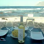 Absolute Beachfront House Ii Фамара