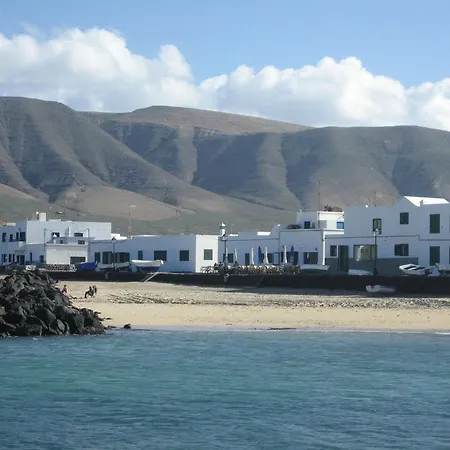 Absolute Beachfront House Ii Сasa de vacaciones Famara