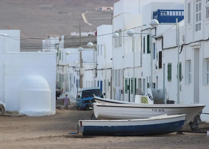 بيت للعطل Absolute Beachfront House Ii فامارا